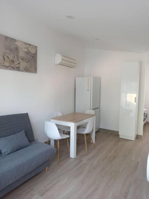 Maison, Rue Calme Dans Village Saint-Mitre-les-Remparts 外观 照片